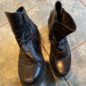 Regarde le Ciel Black Ankle Boots